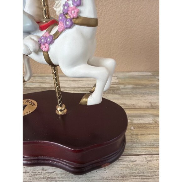 Six Flags Bugs Bunny Carousel Music Box Figurine Plays Carousel Waltz 1997 - Picture 16 of 17